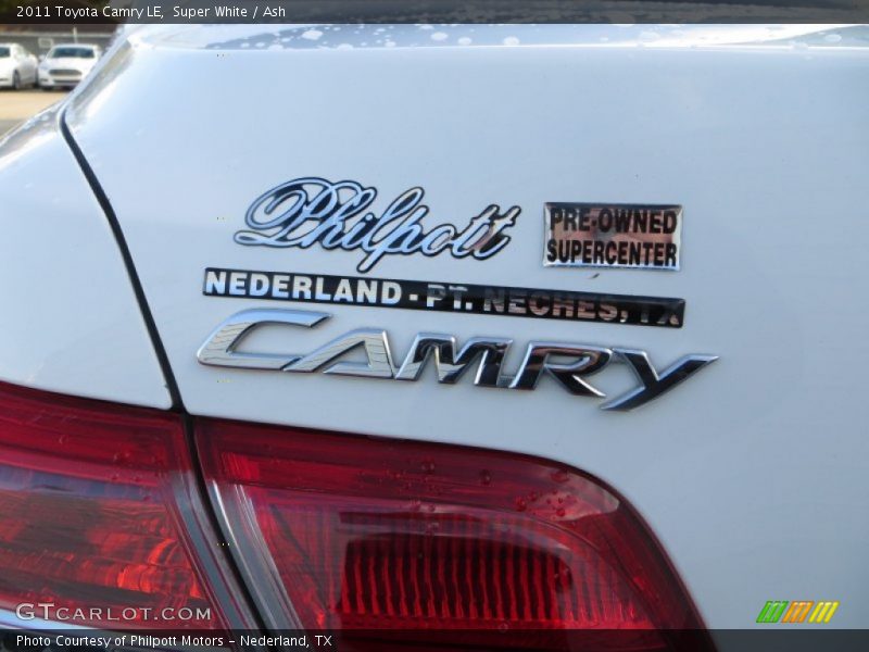 Super White / Ash 2011 Toyota Camry LE