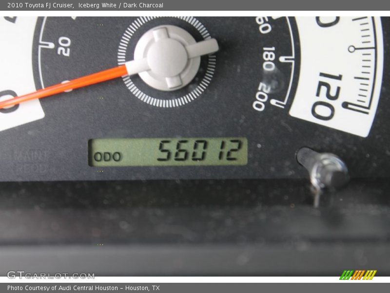 Iceberg White / Dark Charcoal 2010 Toyota FJ Cruiser