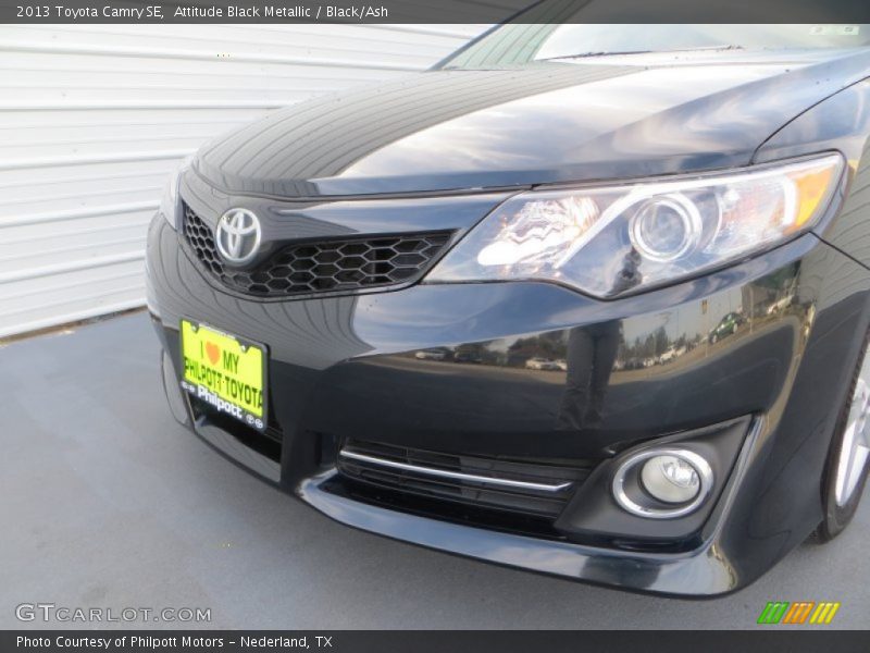 Attitude Black Metallic / Black/Ash 2013 Toyota Camry SE