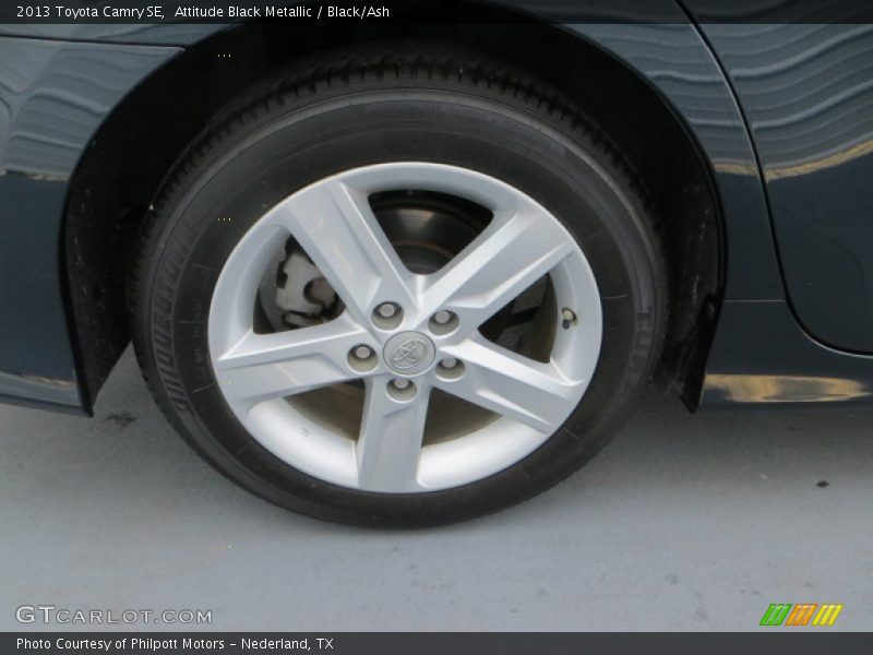 Attitude Black Metallic / Black/Ash 2013 Toyota Camry SE