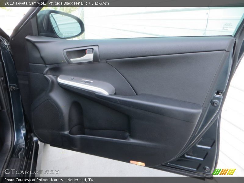 Attitude Black Metallic / Black/Ash 2013 Toyota Camry SE