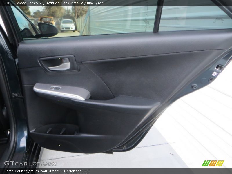 Attitude Black Metallic / Black/Ash 2013 Toyota Camry SE