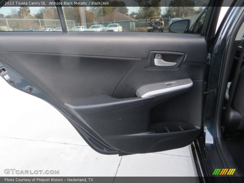 Attitude Black Metallic / Black/Ash 2013 Toyota Camry SE