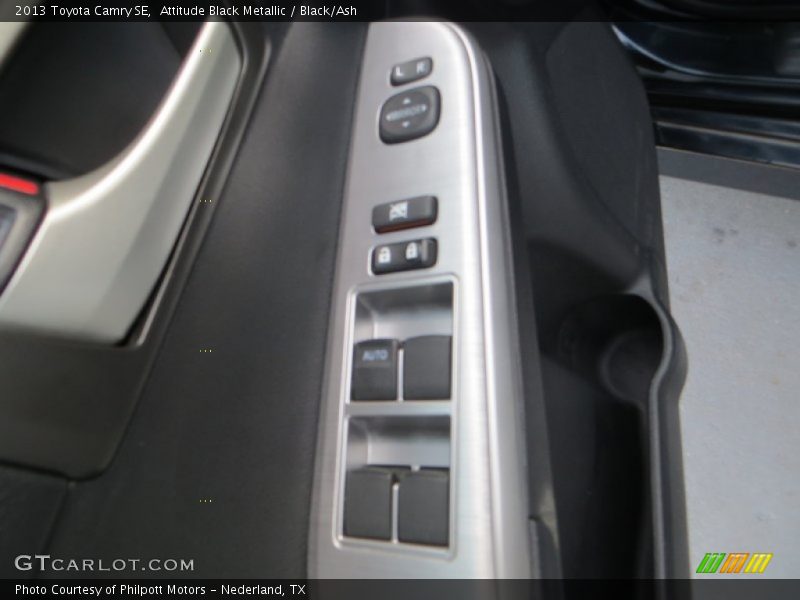 Attitude Black Metallic / Black/Ash 2013 Toyota Camry SE