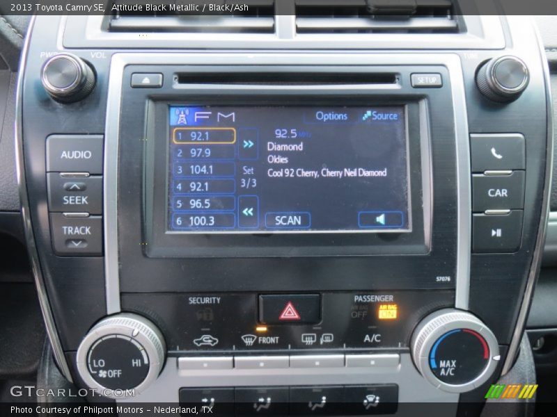 Attitude Black Metallic / Black/Ash 2013 Toyota Camry SE
