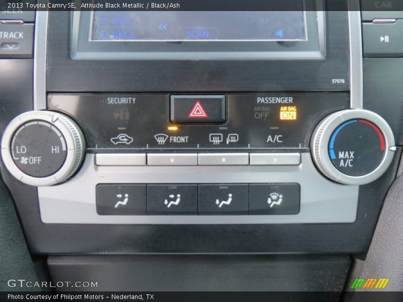 Attitude Black Metallic / Black/Ash 2013 Toyota Camry SE