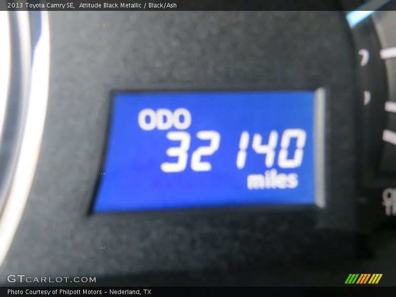 Attitude Black Metallic / Black/Ash 2013 Toyota Camry SE