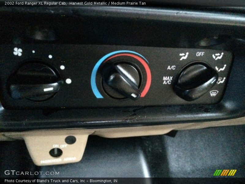 Harvest Gold Metallic / Medium Prairie Tan 2002 Ford Ranger XL Regular Cab
