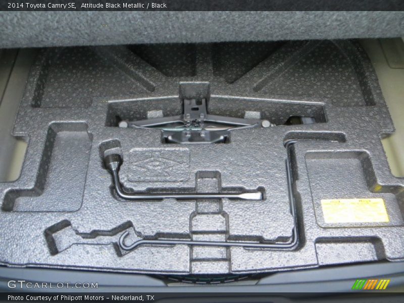 Attitude Black Metallic / Black 2014 Toyota Camry SE