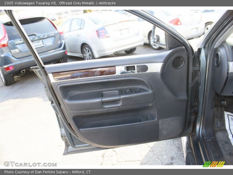 Offroad Grey Metallic / Anthracite 2005 Volkswagen Touareg V8
