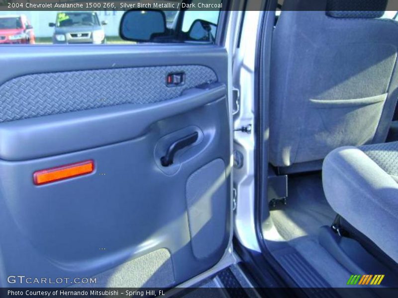 Silver Birch Metallic / Dark Charcoal 2004 Chevrolet Avalanche 1500 Z66