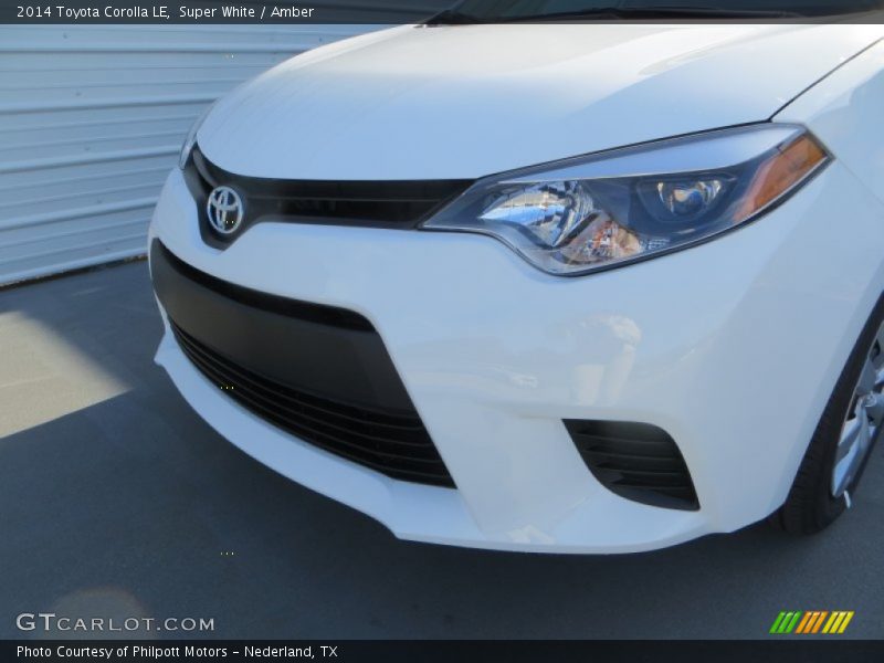 Super White / Amber 2014 Toyota Corolla LE