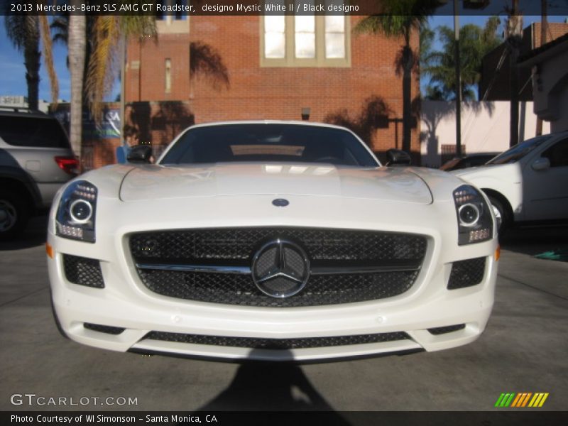 designo Mystic White II / Black designo 2013 Mercedes-Benz SLS AMG GT Roadster