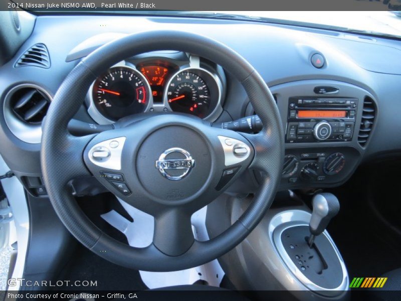 Dashboard of 2014 Juke NISMO AWD