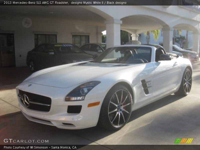 designo Mystic White II / Black designo 2013 Mercedes-Benz SLS AMG GT Roadster