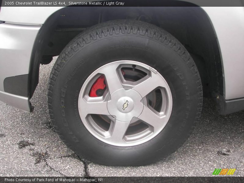 Silverstone Metallic / Light Gray 2005 Chevrolet TrailBlazer LS 4x4