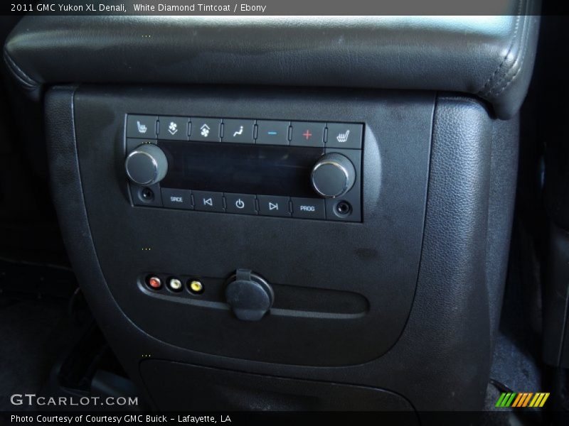 White Diamond Tintcoat / Ebony 2011 GMC Yukon XL Denali