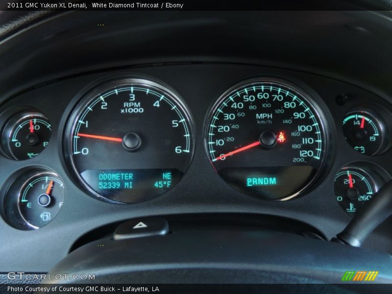 White Diamond Tintcoat / Ebony 2011 GMC Yukon XL Denali