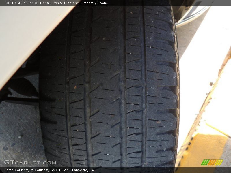 White Diamond Tintcoat / Ebony 2011 GMC Yukon XL Denali