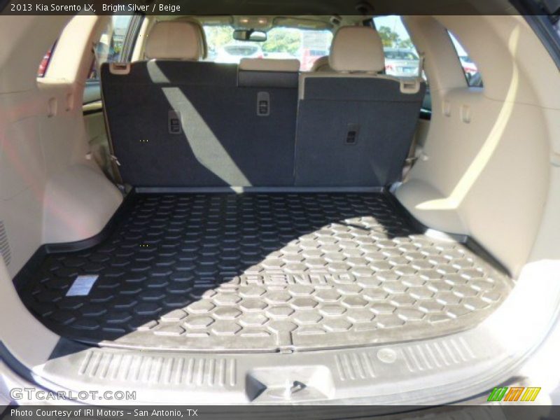 Bright Silver / Beige 2013 Kia Sorento LX