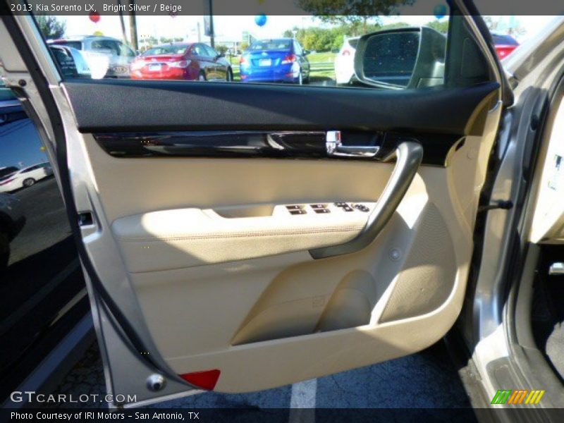 Bright Silver / Beige 2013 Kia Sorento LX