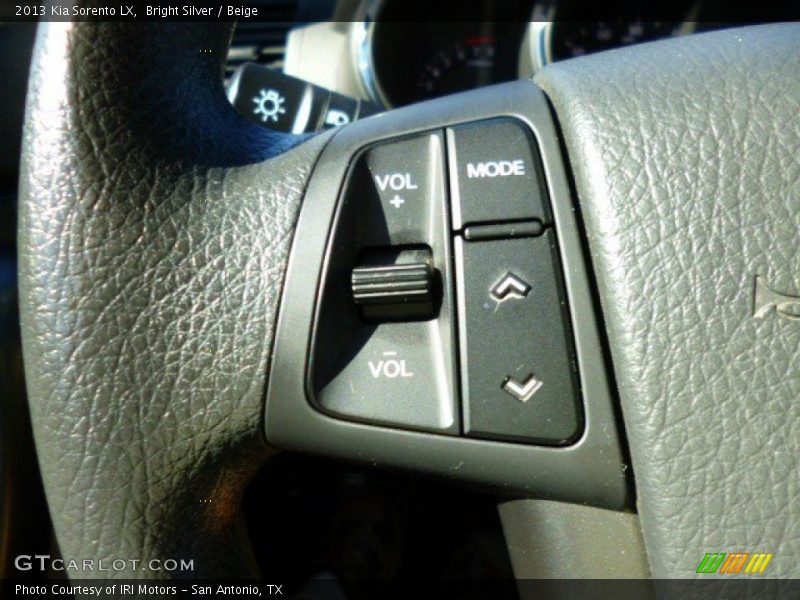 Bright Silver / Beige 2013 Kia Sorento LX