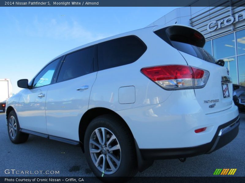 Moonlight White / Almond 2014 Nissan Pathfinder S