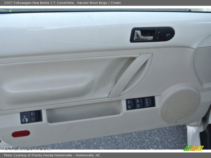Harvest Moon Beige / Cream 2007 Volkswagen New Beetle 2.5 Convertible