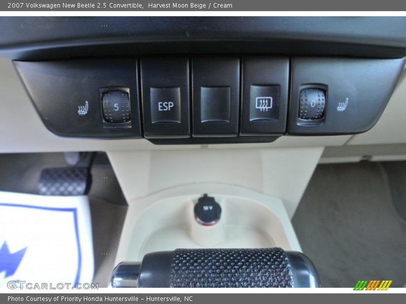 Harvest Moon Beige / Cream 2007 Volkswagen New Beetle 2.5 Convertible