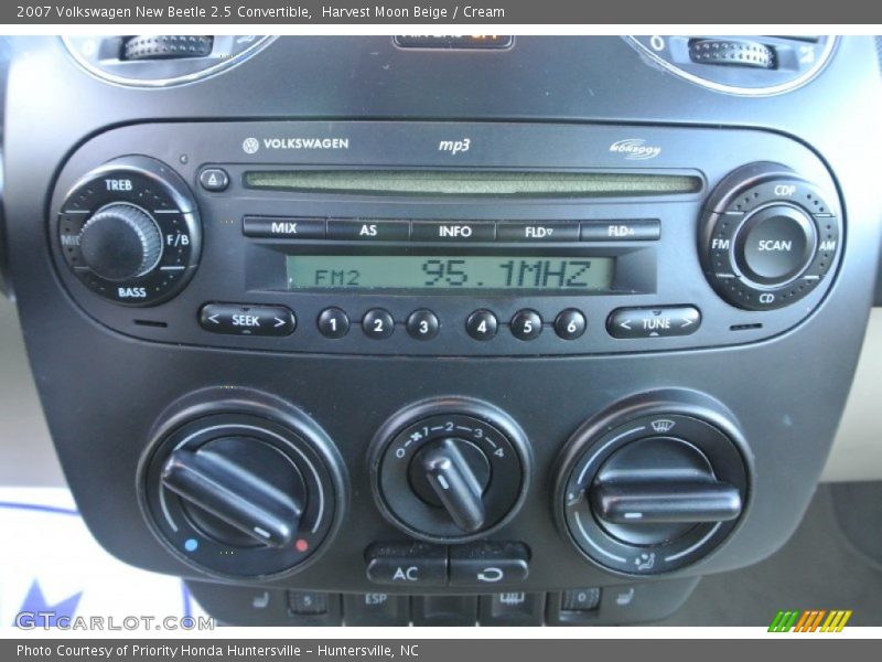 Harvest Moon Beige / Cream 2007 Volkswagen New Beetle 2.5 Convertible