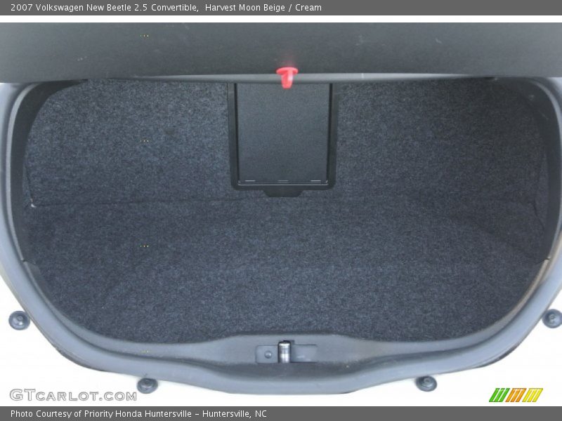 Harvest Moon Beige / Cream 2007 Volkswagen New Beetle 2.5 Convertible