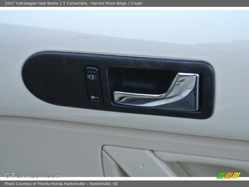 Harvest Moon Beige / Cream 2007 Volkswagen New Beetle 2.5 Convertible