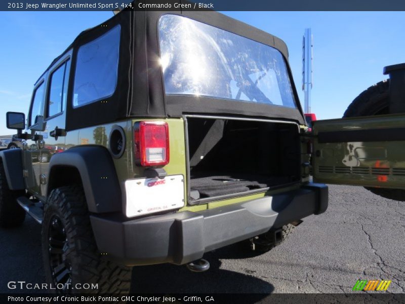 Commando Green / Black 2013 Jeep Wrangler Unlimited Sport S 4x4