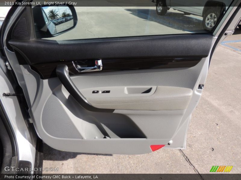 Bright Silver / Gray 2011 Kia Sorento LX
