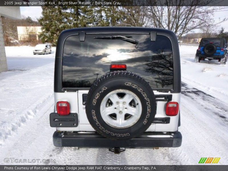 Bright Silver Metallic / Dark Slate Gray 2005 Jeep Wrangler Sport 4x4