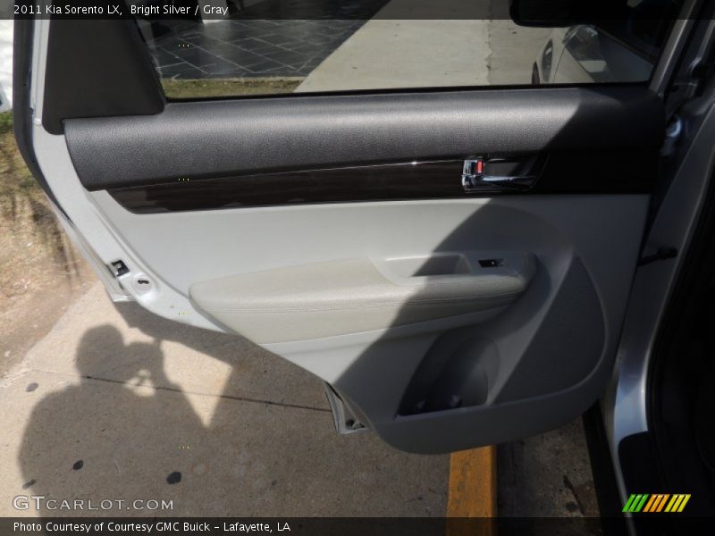 Bright Silver / Gray 2011 Kia Sorento LX
