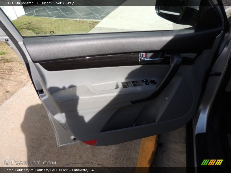 Bright Silver / Gray 2011 Kia Sorento LX