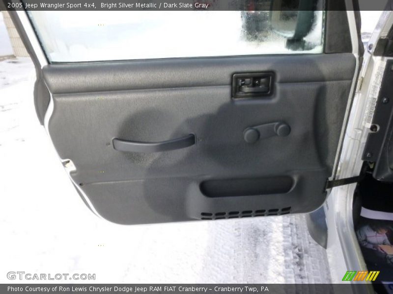 Bright Silver Metallic / Dark Slate Gray 2005 Jeep Wrangler Sport 4x4