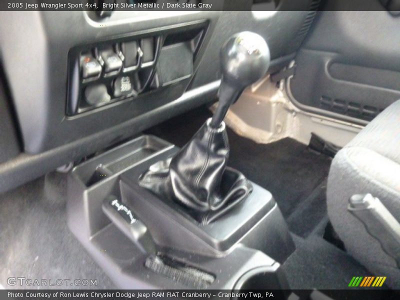 Bright Silver Metallic / Dark Slate Gray 2005 Jeep Wrangler Sport 4x4