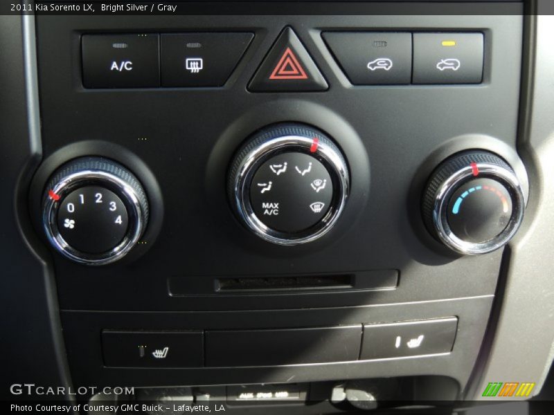 Bright Silver / Gray 2011 Kia Sorento LX