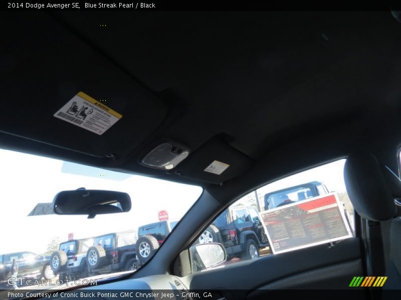 Blue Streak Pearl / Black 2014 Dodge Avenger SE