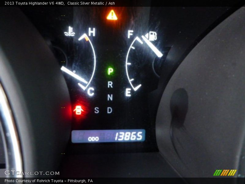 Classic Silver Metallic / Ash 2013 Toyota Highlander V6 4WD
