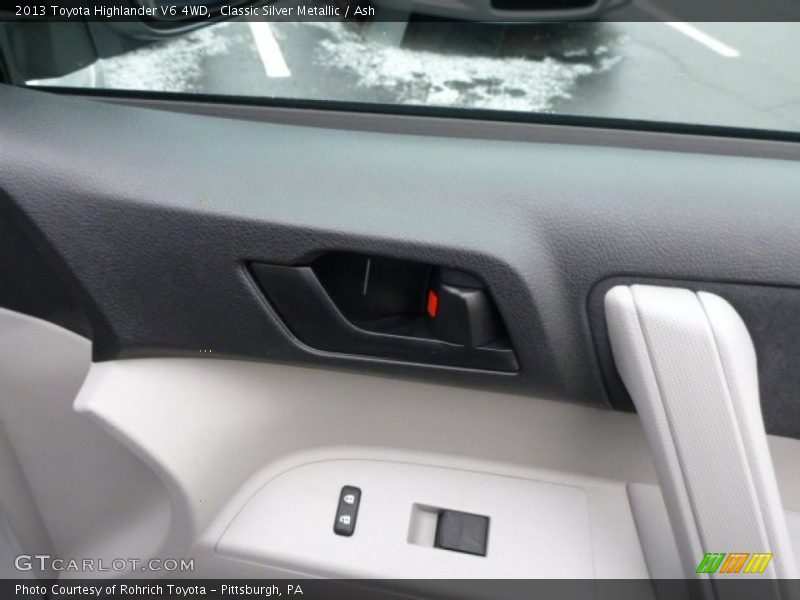 Classic Silver Metallic / Ash 2013 Toyota Highlander V6 4WD
