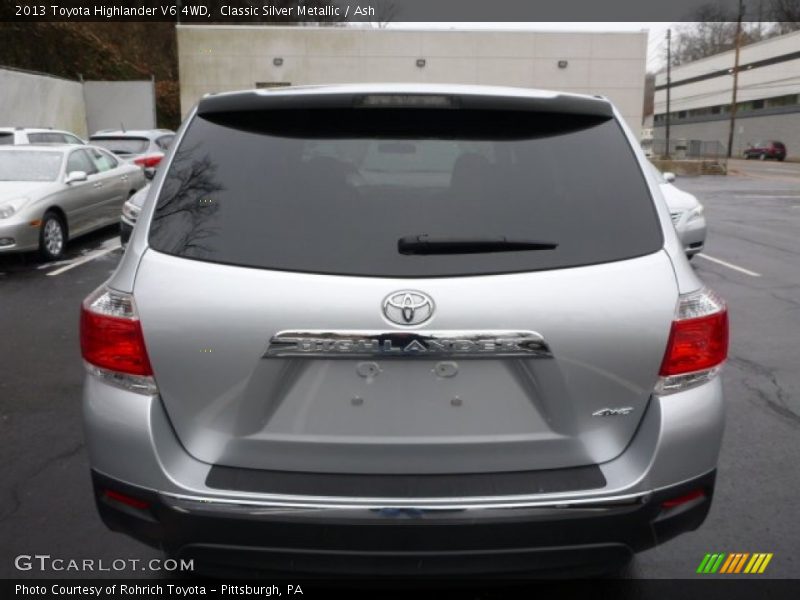 Classic Silver Metallic / Ash 2013 Toyota Highlander V6 4WD