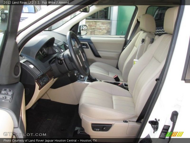 Fuji White / Almond 2012 Land Rover LR2 3.2