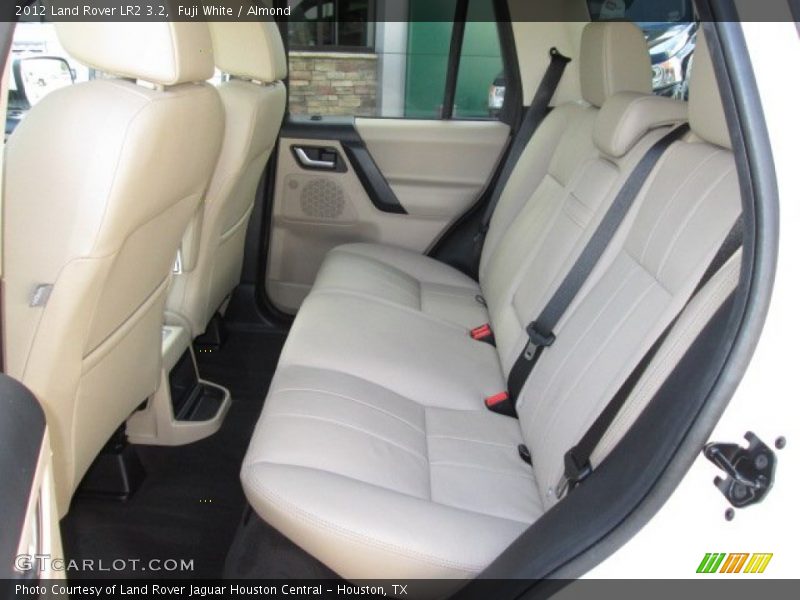 Fuji White / Almond 2012 Land Rover LR2 3.2