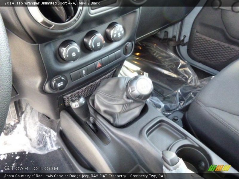 Anvil / Black 2014 Jeep Wrangler Unlimited Sport 4x4