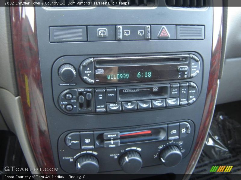 Light Almond Pearl Metallic / Taupe 2002 Chrysler Town & Country EX