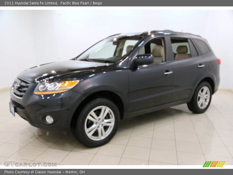 Front 3/4 View of 2011 Santa Fe Limited