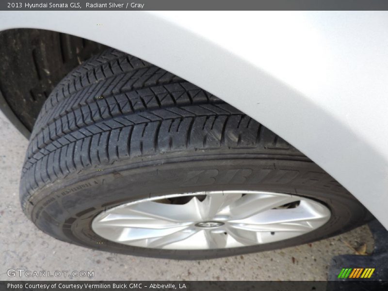 Radiant Silver / Gray 2013 Hyundai Sonata GLS